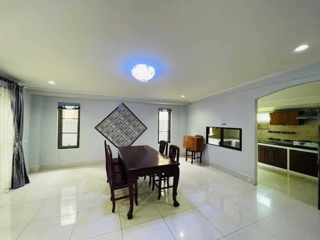 Beautiful Detached House For Rent