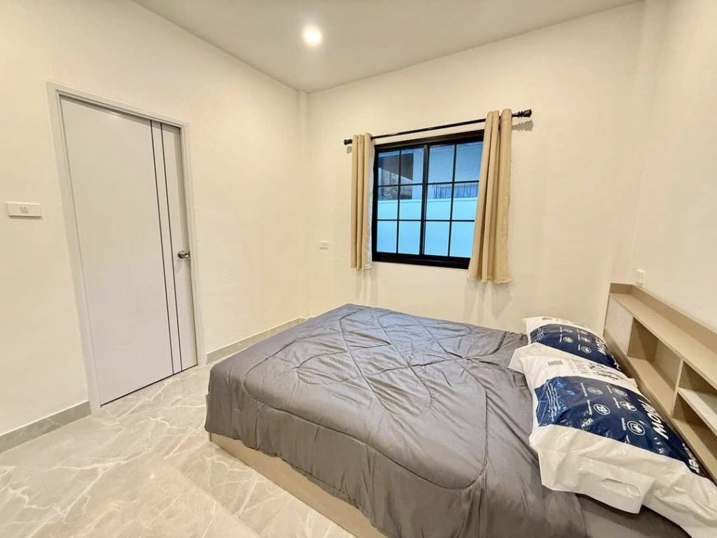 Detached House For Rent