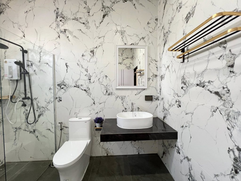 Detached House with Pool For Rent