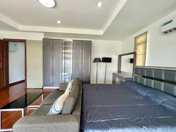 Detached House For Rent