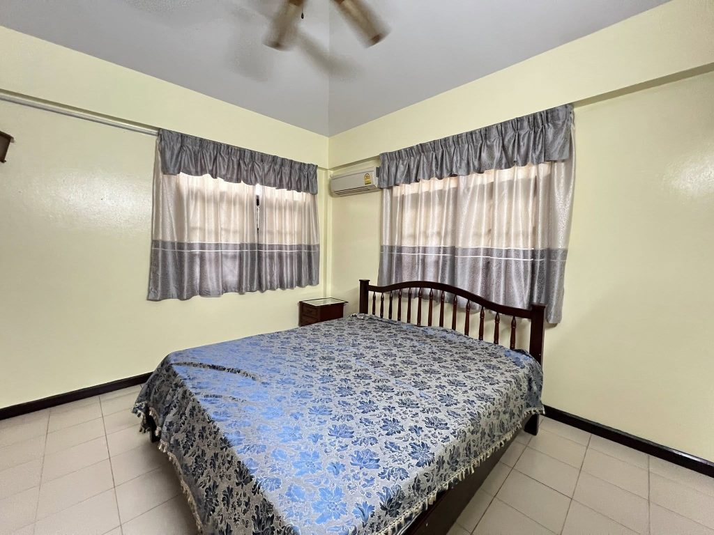Detached House For Rent