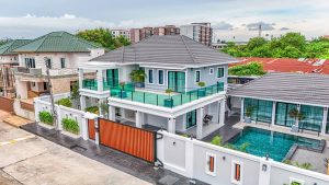 Luxury Pool Villa For Sale