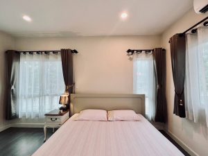 Detached House For Rent