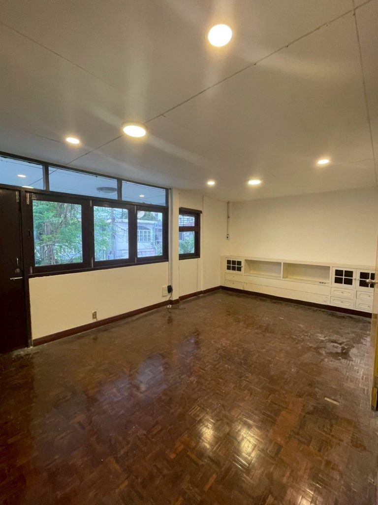 Detached House For Rent