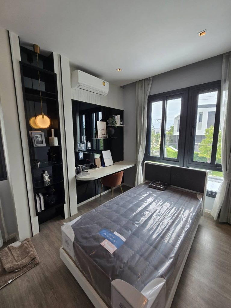 Detached House For Rent