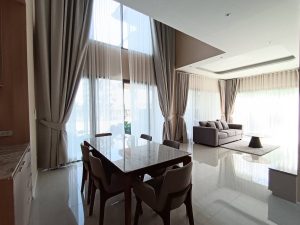 Detached House For Rent