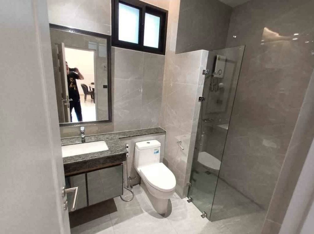 Detached House For Rent