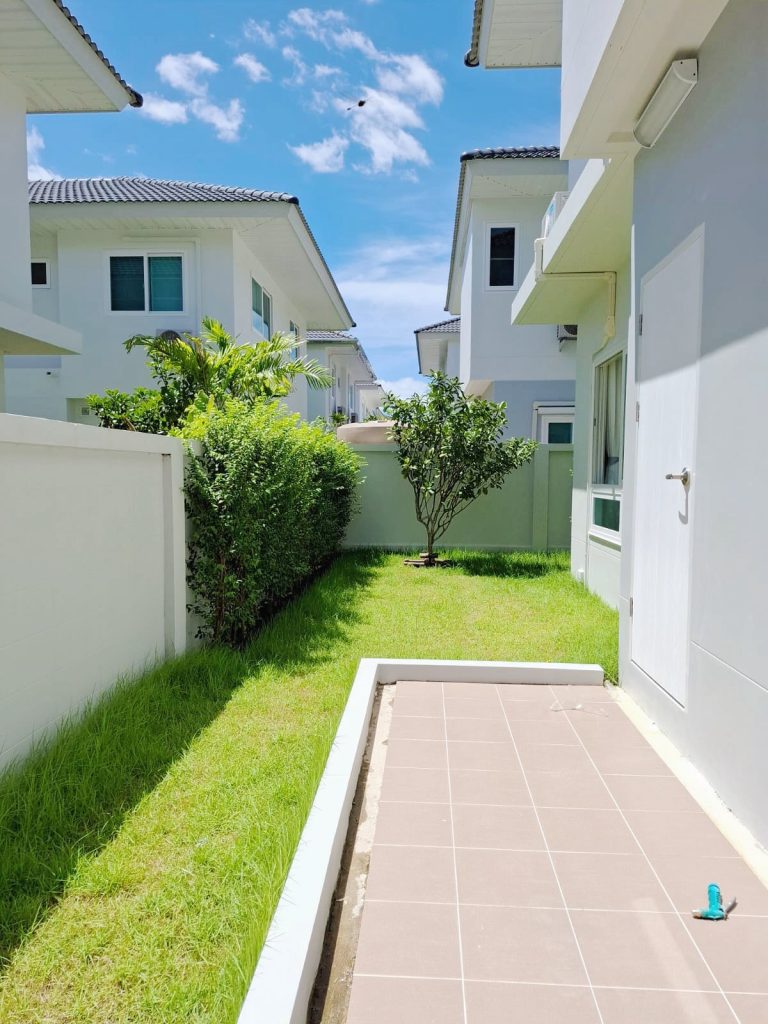 Detached House For Rent
