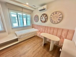 Detached House For Rent