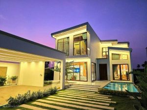 Beautiful House with Pool For Rent