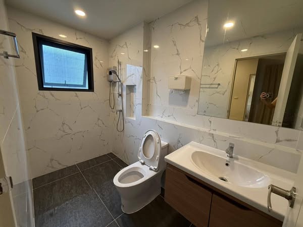 Detached House for Sale