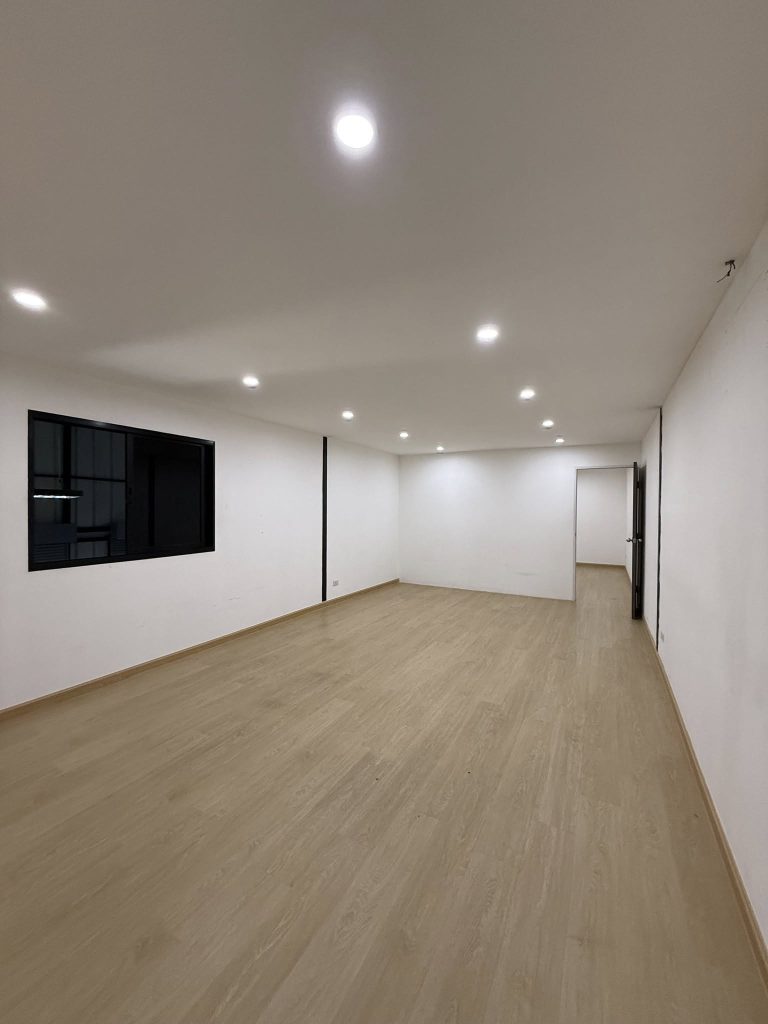 Warehouse with Office For Rent
