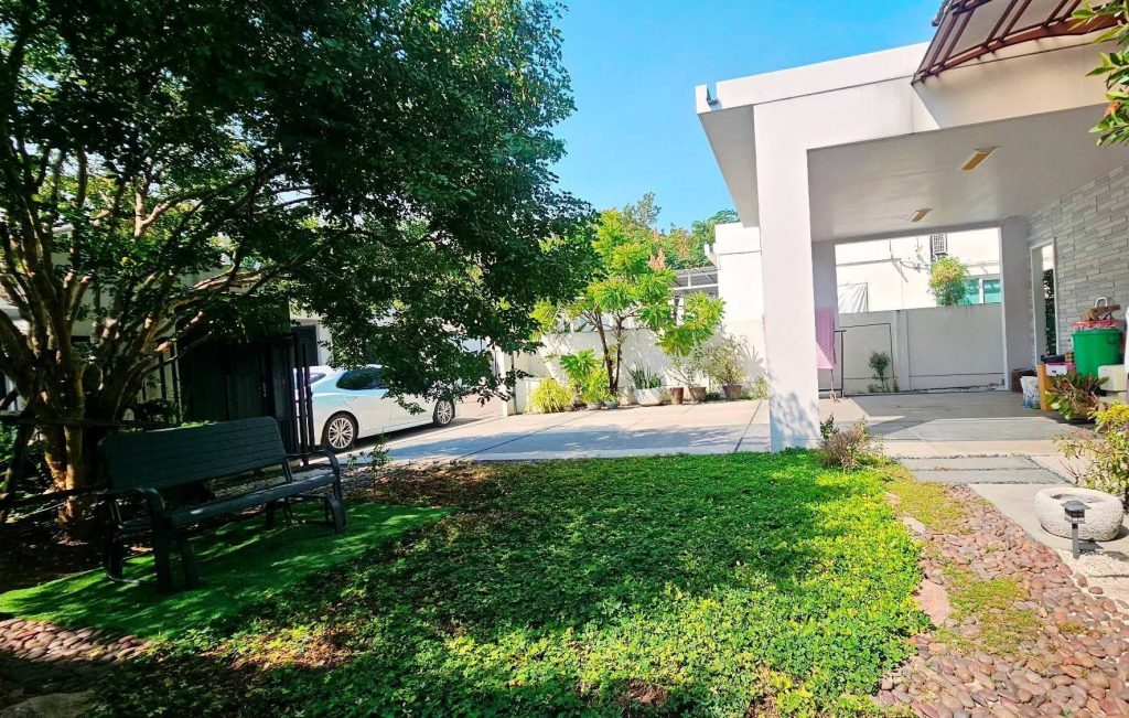 Detached House for Sale