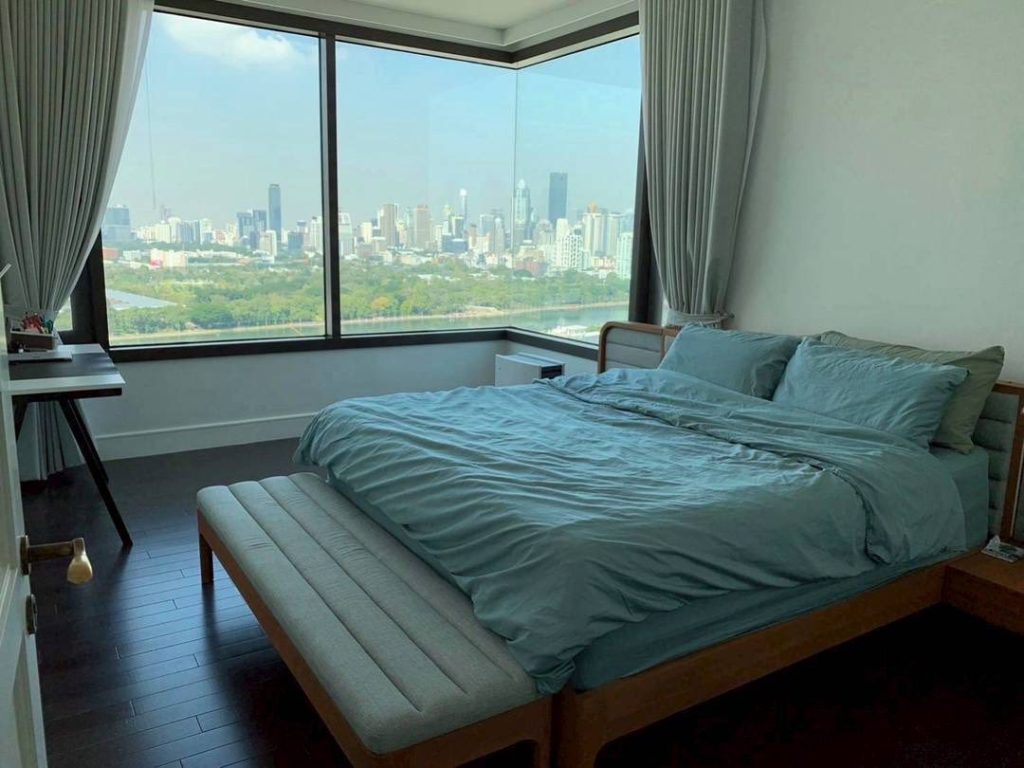 Large Three Bedroom Apartment For Sale