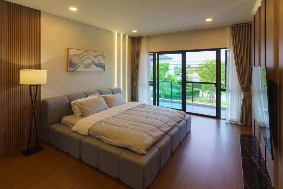 Luxury Detached House For Sale