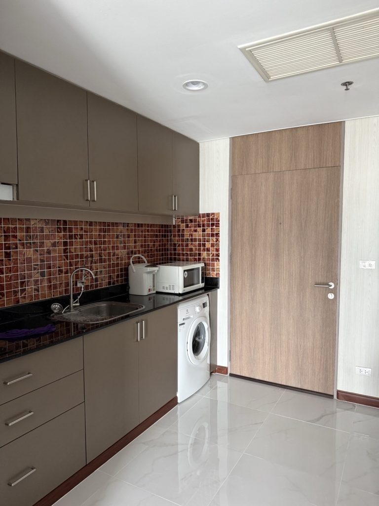 One Bedroom Condo For Rent