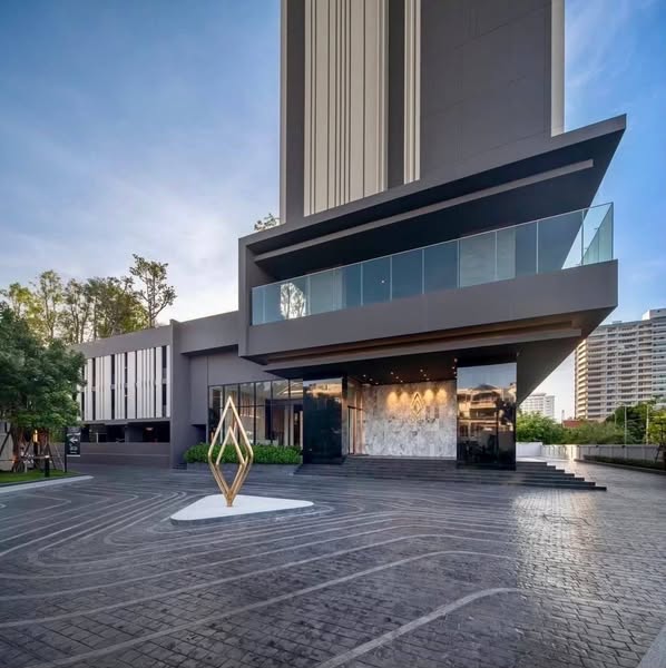 One Bedroom Condo For Rent