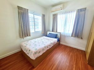 Detached House For Rent