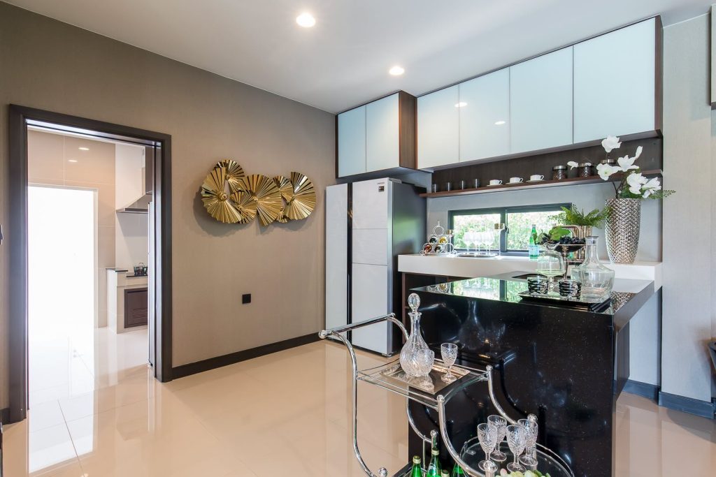 Detached House For Rent